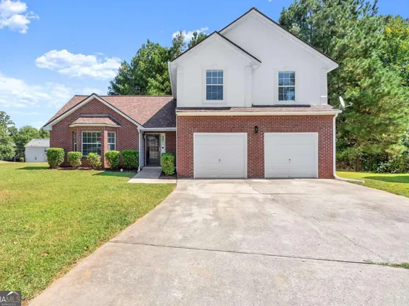 6877 Wildboar Dr, Fairburn, GA 30213