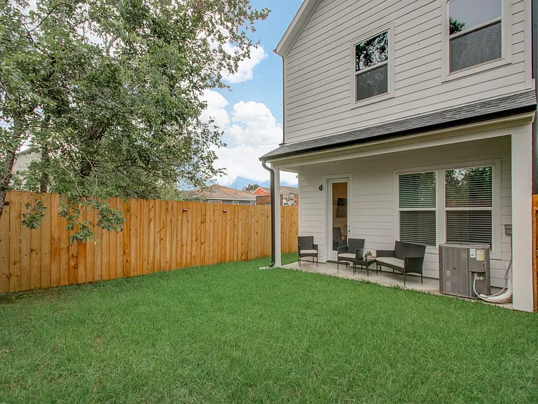 1616 Benson St — Photo 33