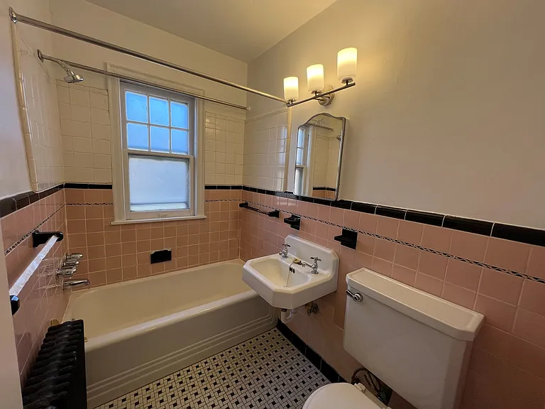 Stevens Square Apartments — Photo 22