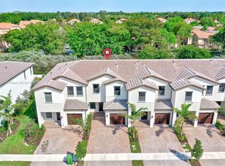 243 SW 159th Ter, Pembroke Pines, FL 33027