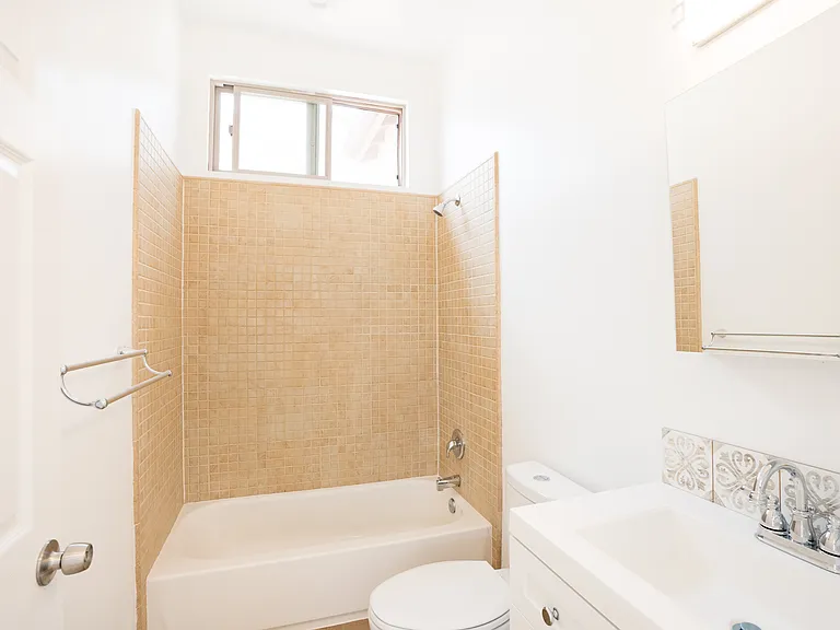 8330 Lilienthal Ave #8334 — Photo 19