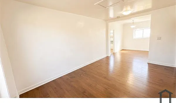 3521 3/4 10th Ave