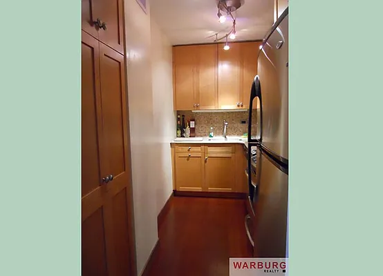 Rented by Warburg | media 20