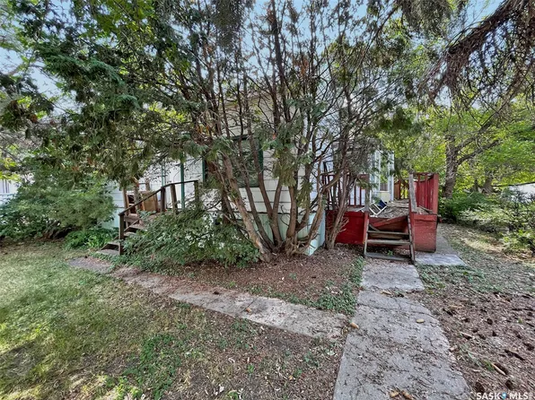 310 6th Avenue SE, Swift Current, SK S9H 3P1