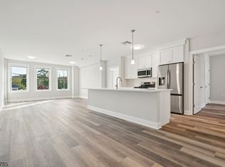 246 Main St #201, Chatham, NJ 07928
