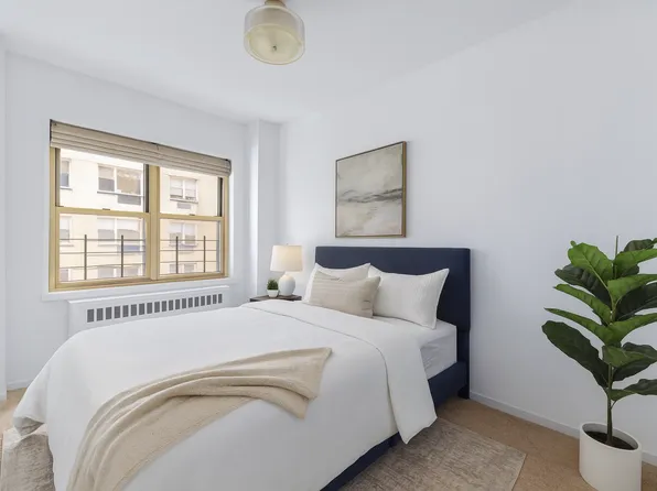 415 East 52nd Street image 3 of 9