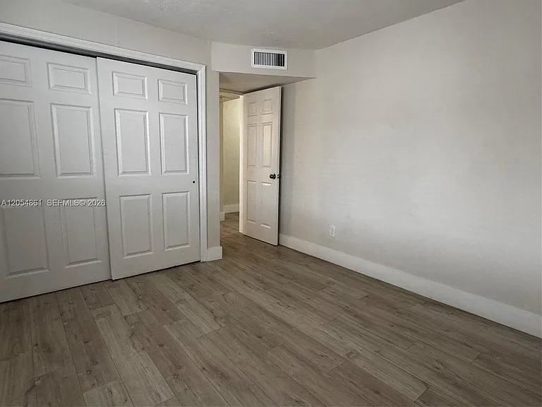 1345 W 28th St #19 — Photo 12