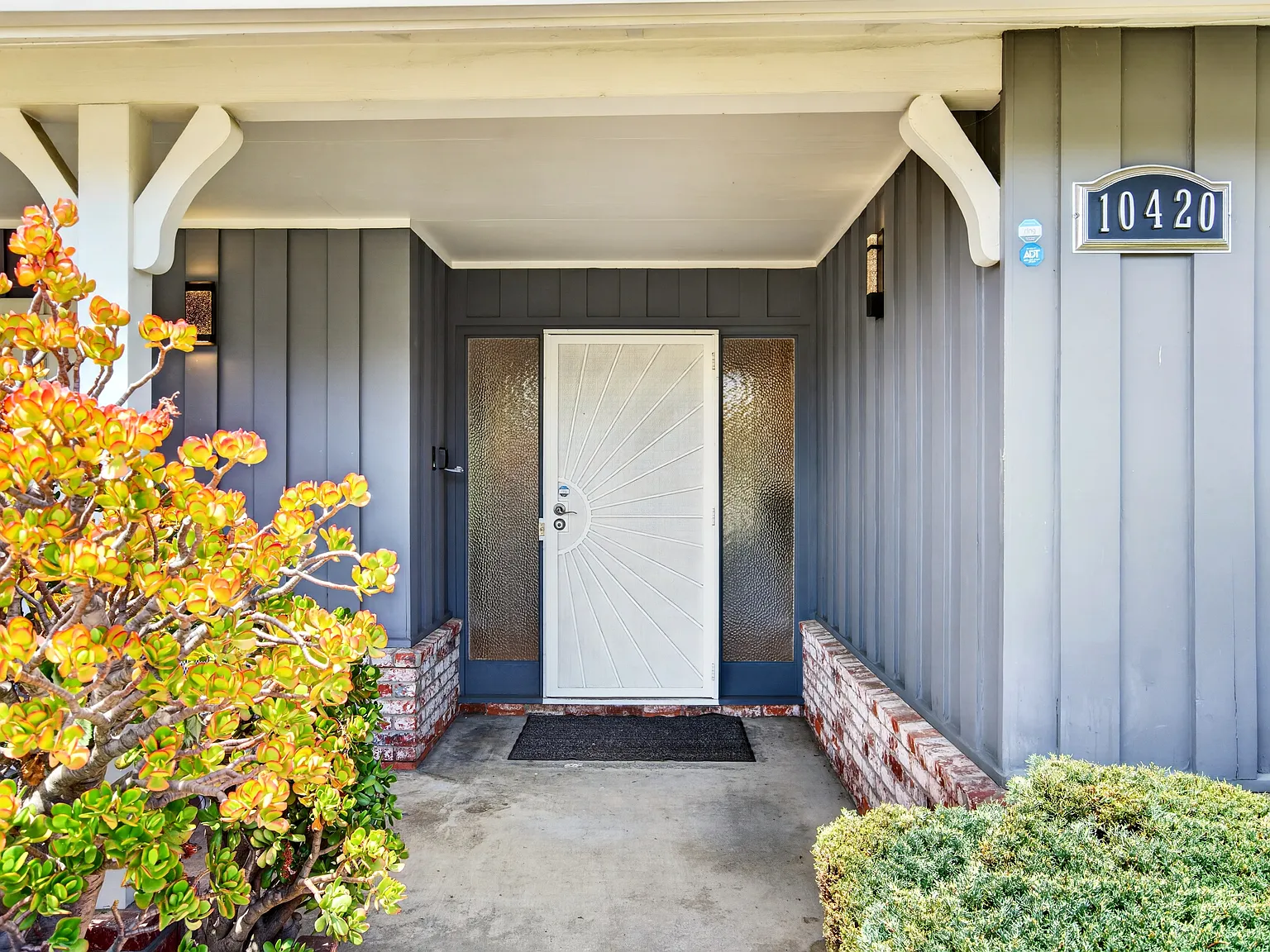 3 bed, 2.5 bath, 2138 sqft, $5,000 — Photo 3