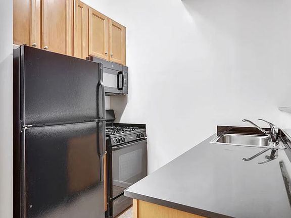3rd image of 85 John St APT 8K