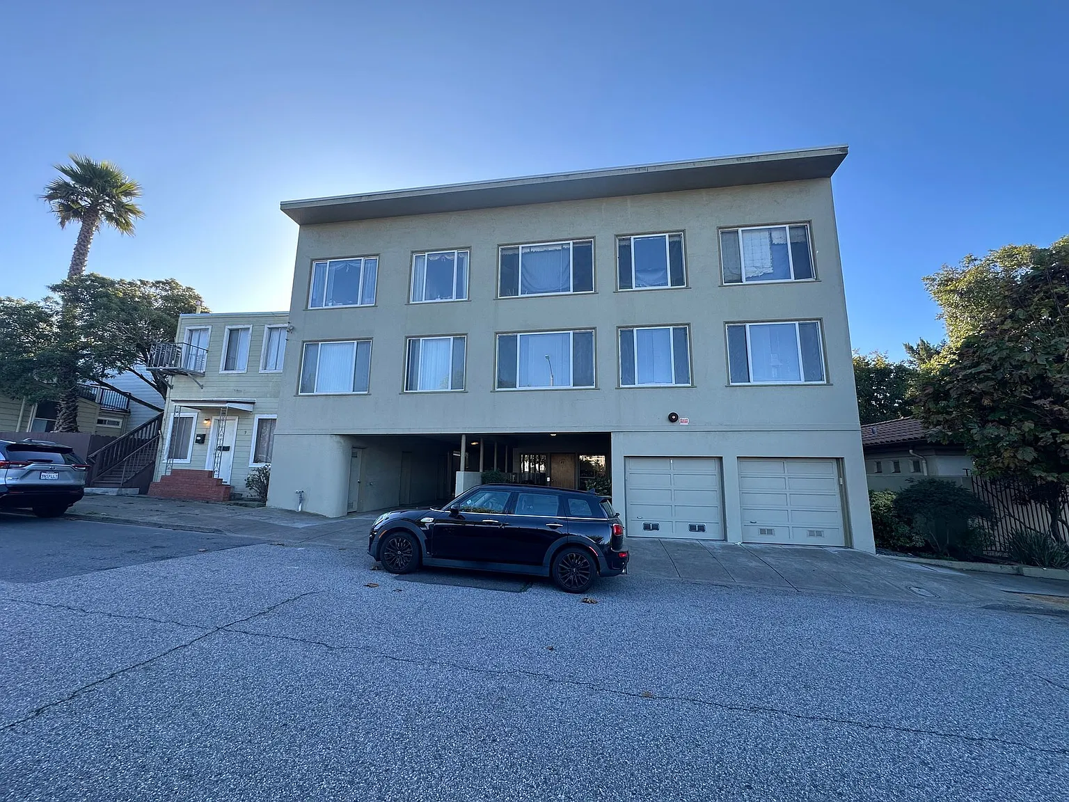 25 Edward Street (333r) — Photo 2