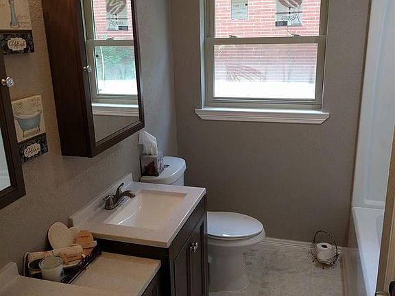 4th image of 1822 Knob Hill Dr