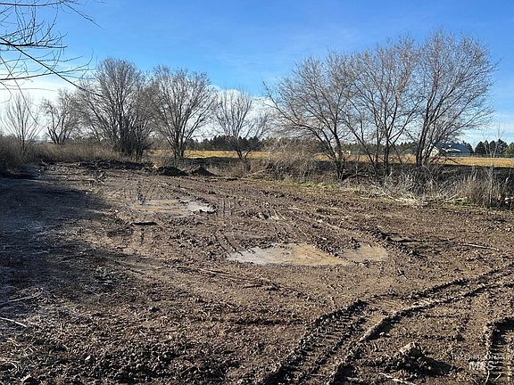 3rd image of 3915 Highway 30 W
