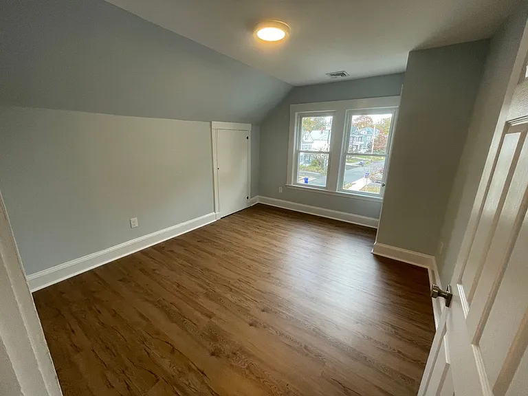 65 Loomis St — Photo 6