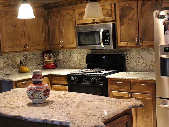 5th image of 2217 N Chandler Dr W