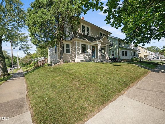 2nd image of 1600 Colton St