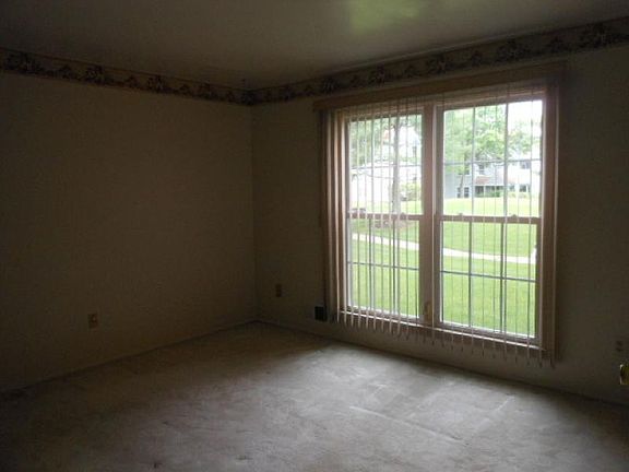 4th image of 57 Homestead Ln