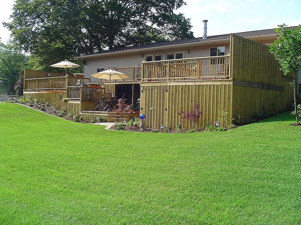 2nd image of 5895 Heights Ravenna Rd
