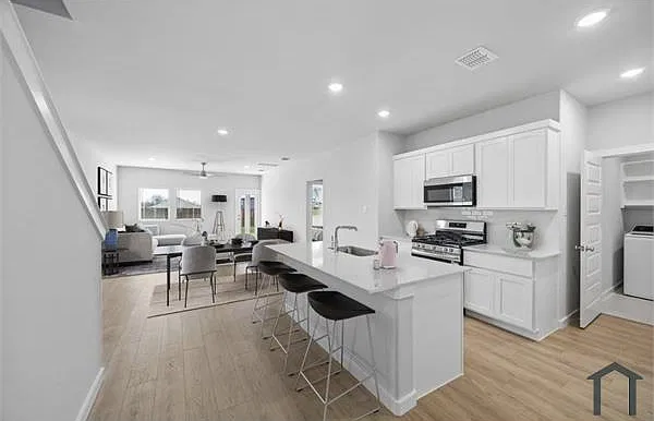 4 bed, 2328 sqft, $3,200 — Photo 1
