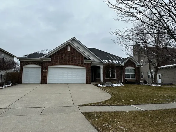 730 Fox Trail Ter, Cary, IL 60013