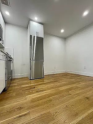 4th image of 217 E 4th St APT 2C