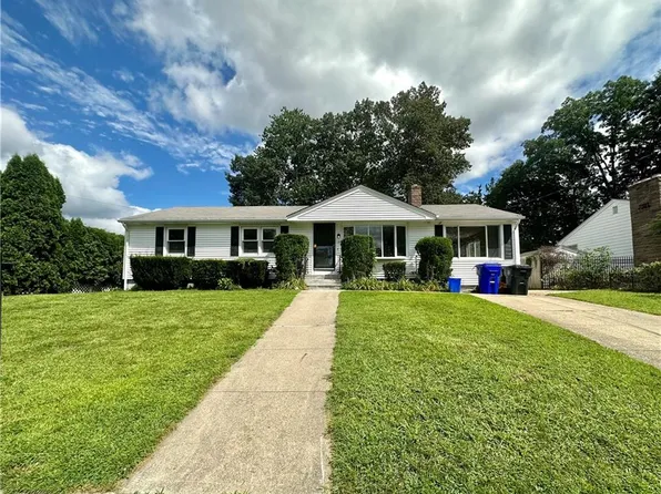 19 Jacksonia Dr, North Providence, RI 02911