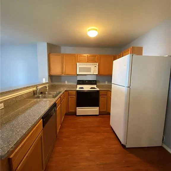 8718 Davis Oaks Trl — Photo 4