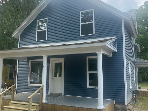 514 Pleasant St #1, Charlotte, MI 48813