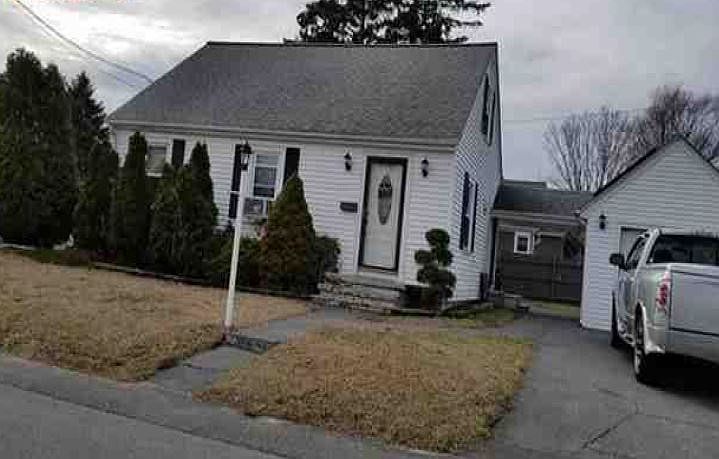 2nd image of 51 Clancy St