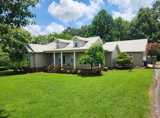 130 W Ashley Dr, Gleason, TN 38229