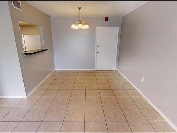3rd image of 1850 S Park Ave #2B-1Ba-858Sqft