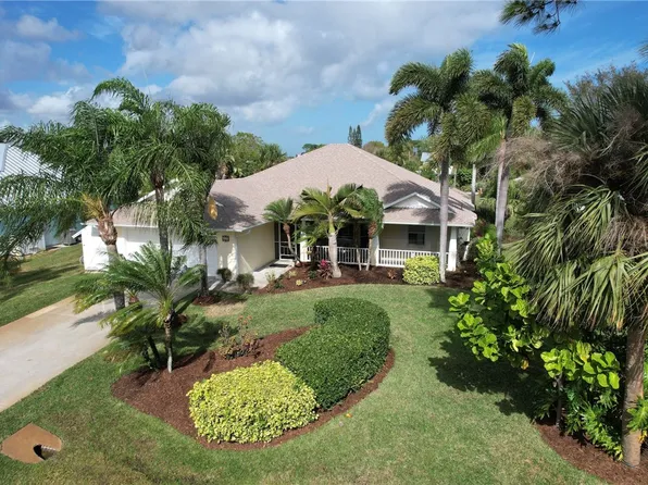 498 Hibiscus Ave, Sebastian, FL 32958