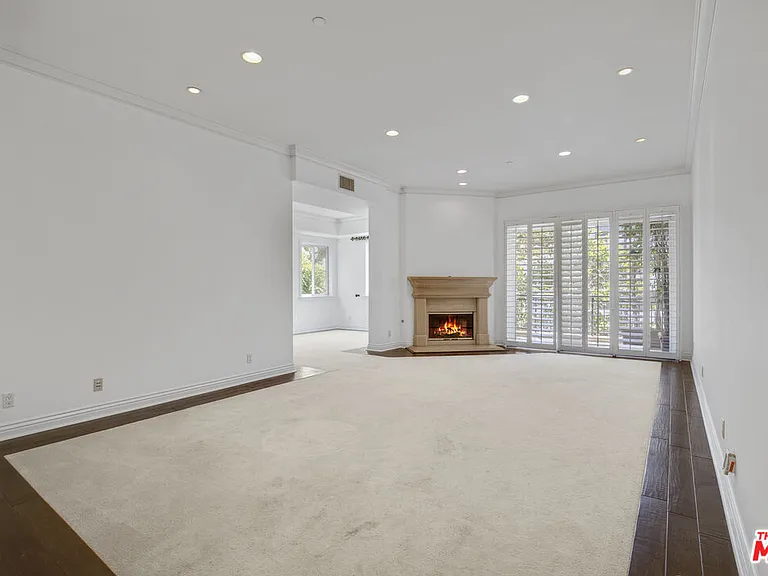 132 S Maple Dr #201 — Photo 4