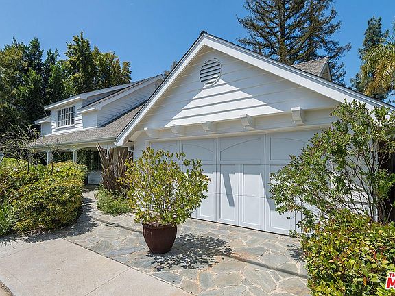 3rd image of 2185 Linda Flora Dr