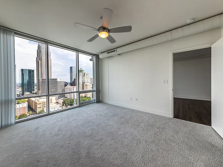 The VUE Charlotte On 5th — Photo 16