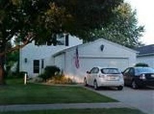 9975 Magnolia Dr #7, Olmsted Falls, OH 44138