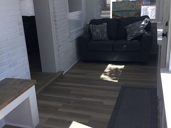 3rd image of 115 W Juniper Ave