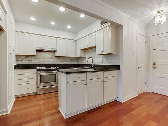 5th image of 3000 Saint Charles Ave APT 407