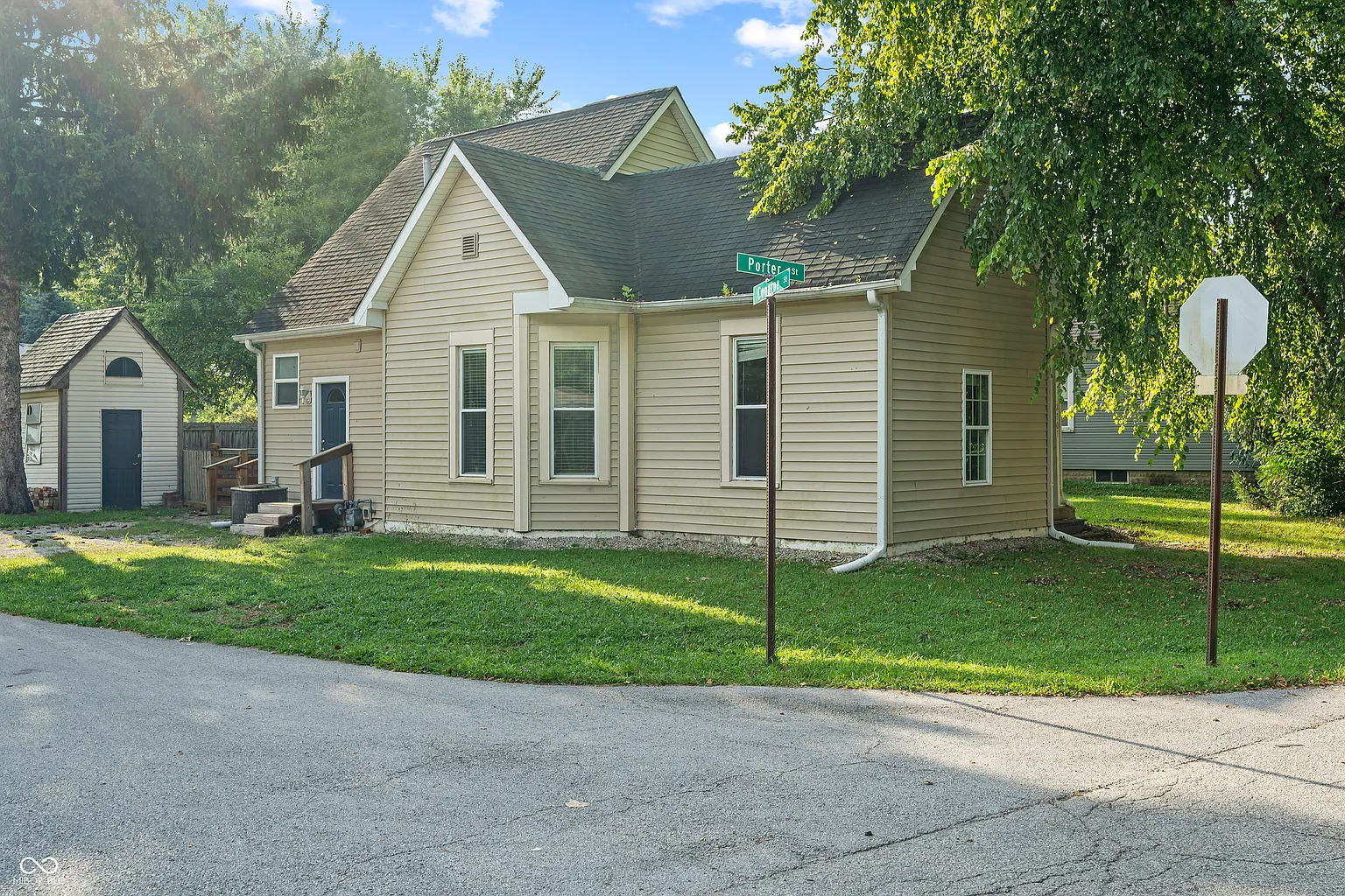 2301 Porter St photo 1
