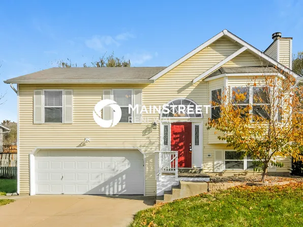 962 Sunset Farms Ct, Saint Charles, MO 63304