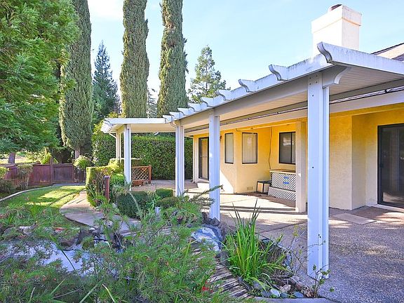 4th image of 137 Inyo Court