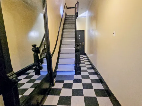 222 Union Street image 4 of 19