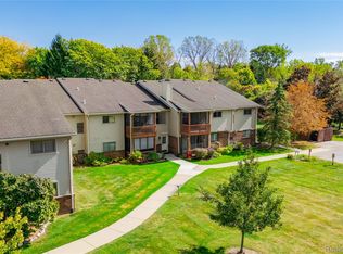 10241 Nancys Blvd APT 56, Grosse Ile, MI 48138
