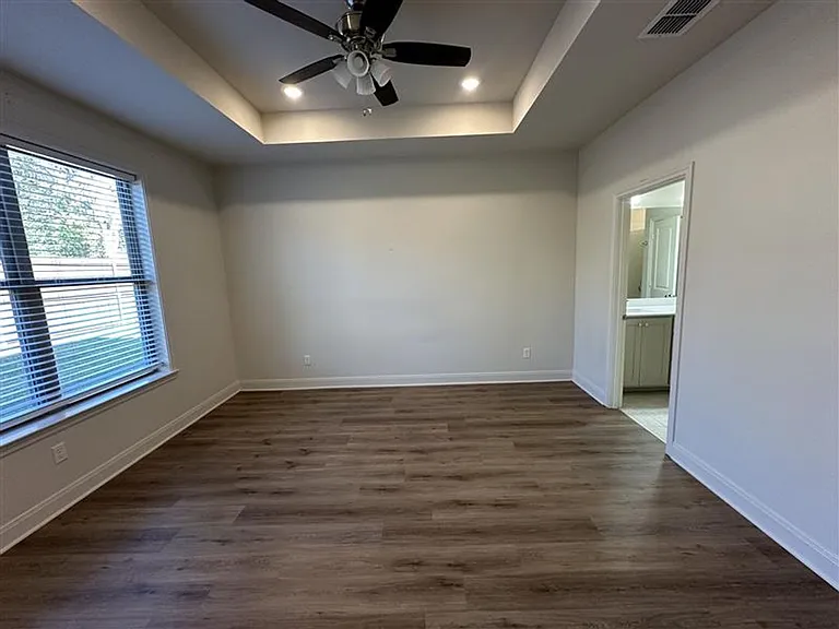 8406 Cambridge Rd — Photo 9