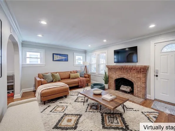 6108 Rockhill Rd, Kansas City, MO 64110