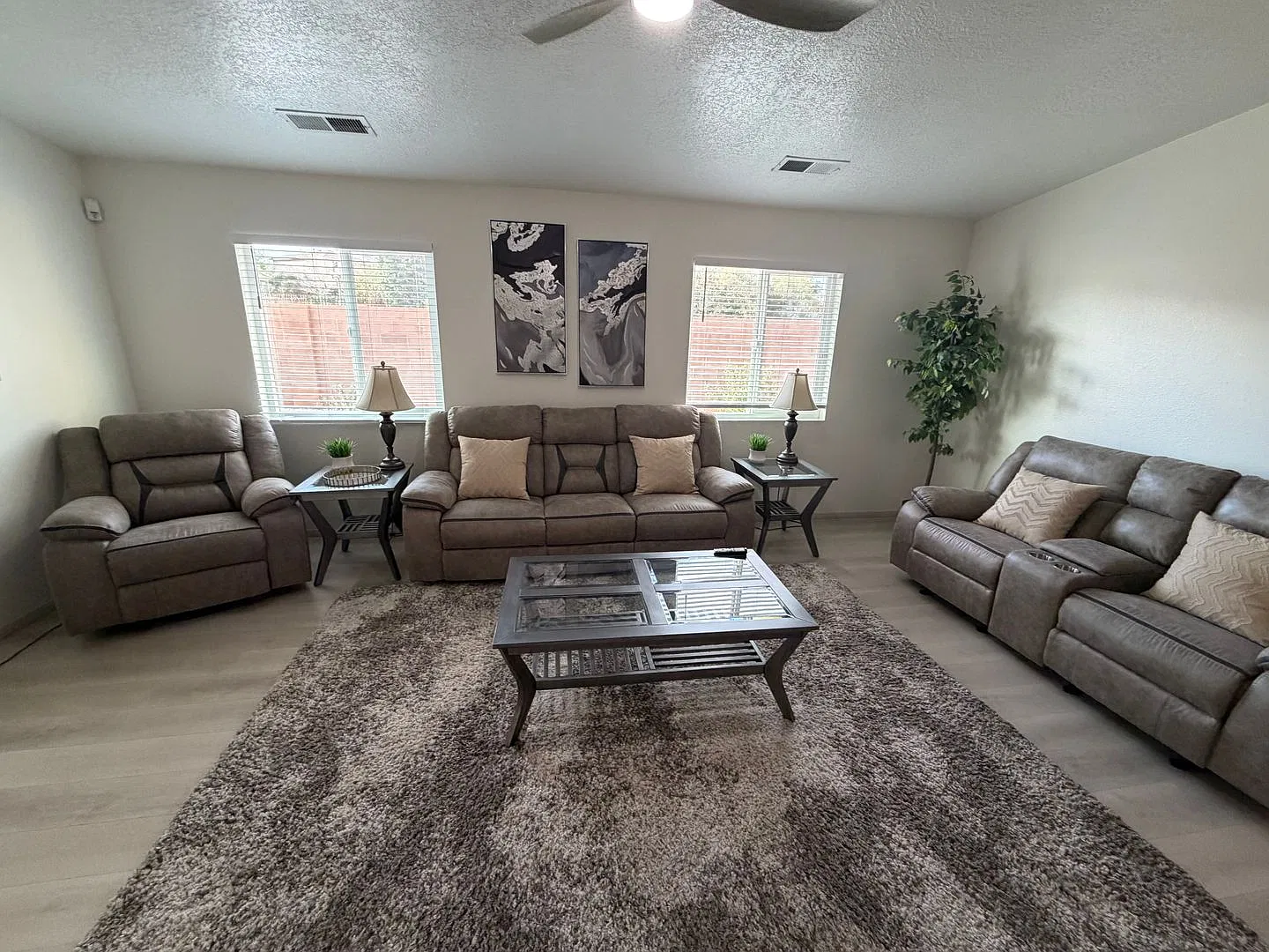 Furnished 3 Bedroom + Office — Photo 4