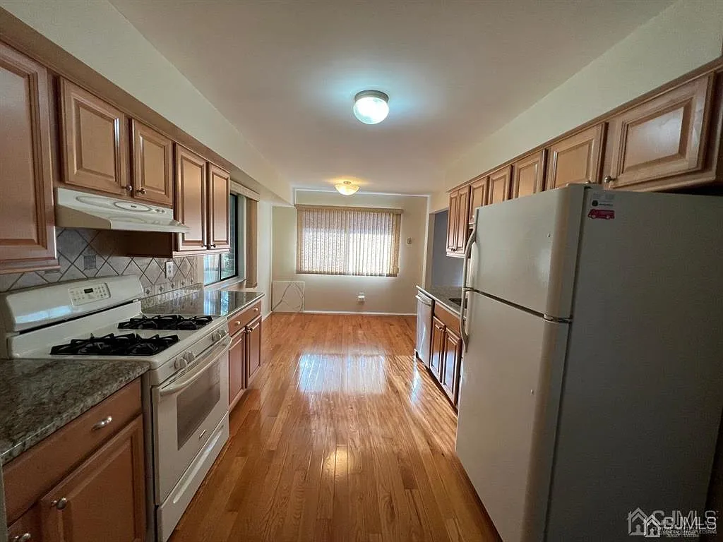 2 bed, 2.0 bath, 1248 sqft, $2,350 — Photo 3