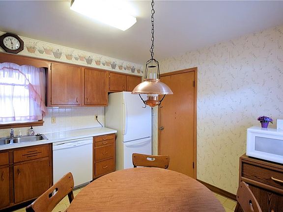 4th image of 7631 Zona Ln