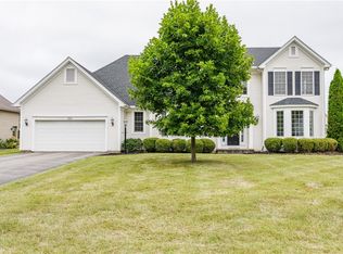 203 Barclay Square Dr, Rochester, NY 14618