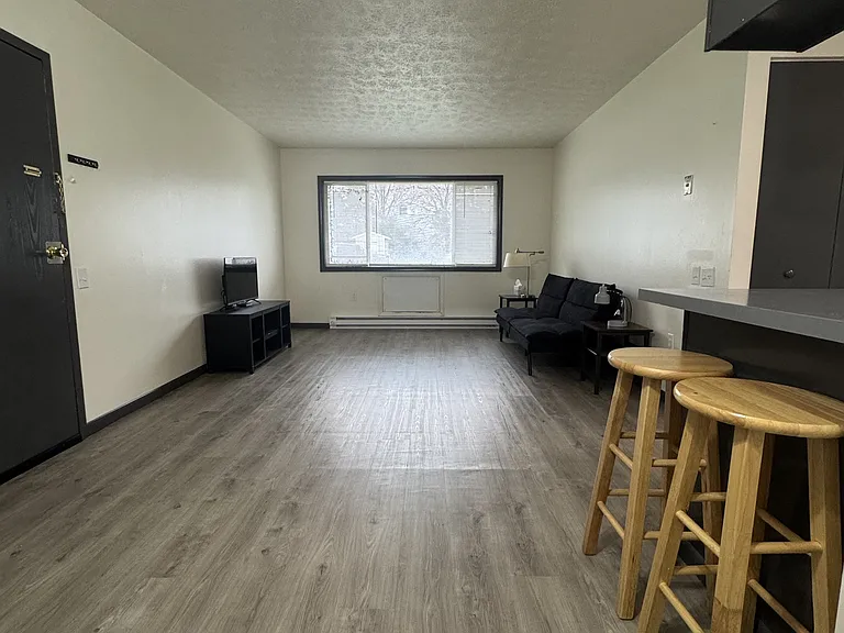 308 Windsor St #5 — Photo 2