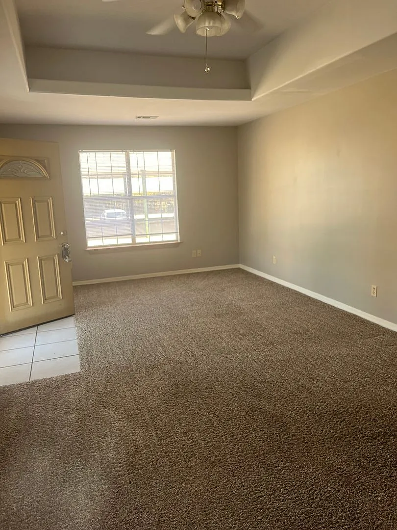 Eagle-2617 South 56th (6 Plex) — Photo 1